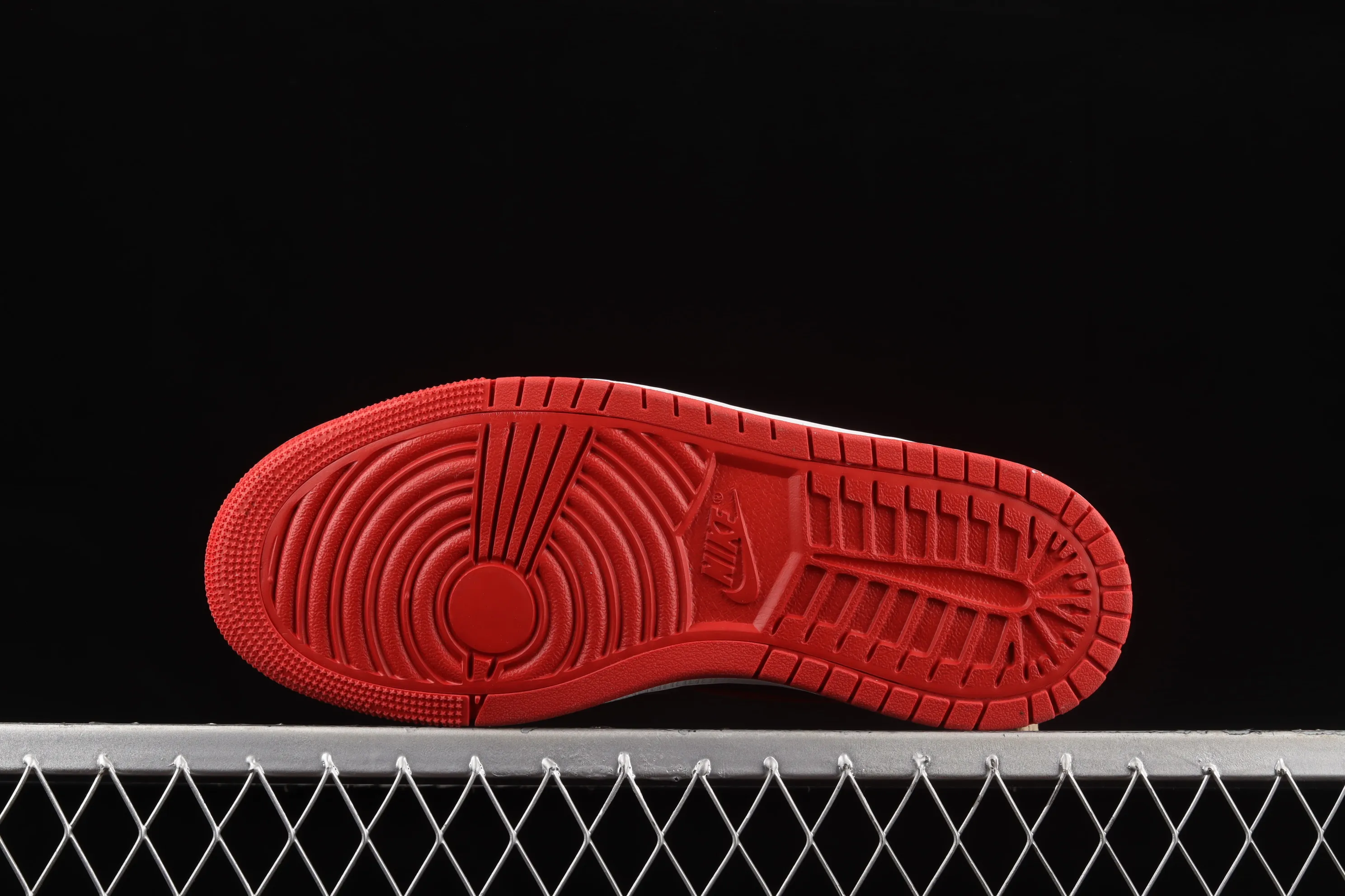 All categories Air Jordan Jordan series basketball shoes Air Jordan 1 High Air Jordan 1 Zoom CMFT AJ Joe 1 black and red color CT0979-006